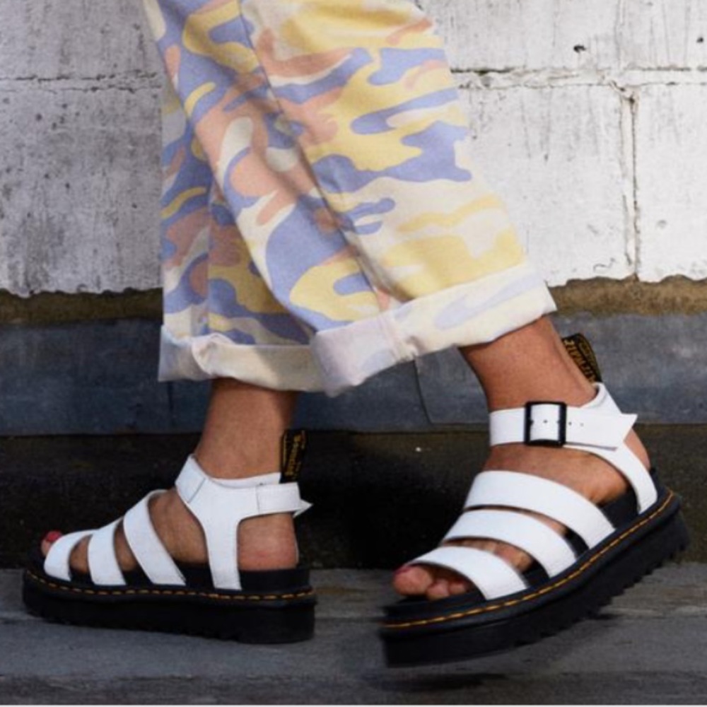 Dr. Martens BLAIRE HYDRO LEATHER STRAP SANDALS size 6